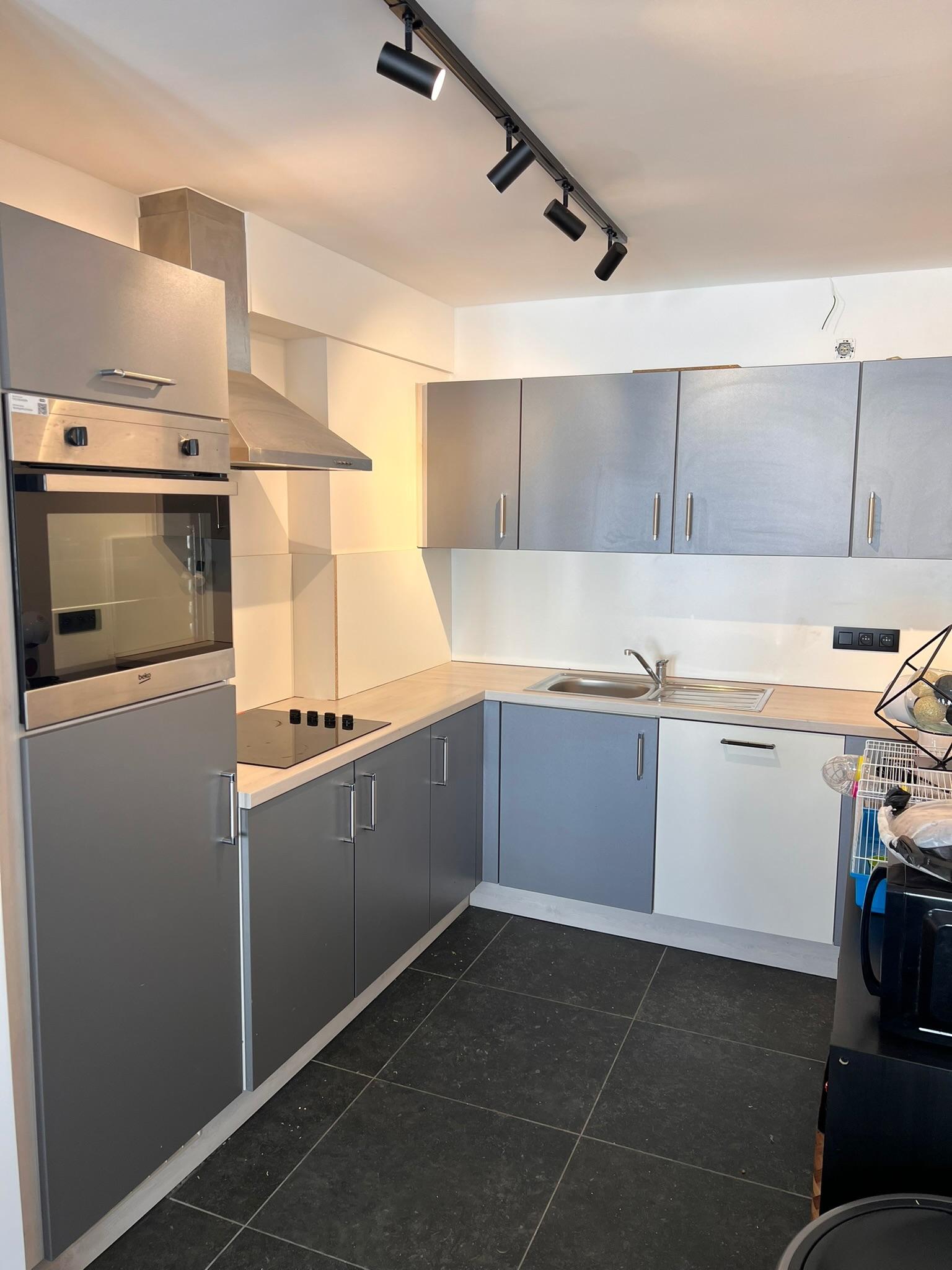 Rénovation cuisine cuisine noir et bois